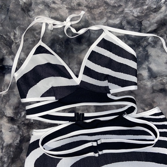 Fashion Nova Zebra Matching Skirt Set - Picture 5 of 6